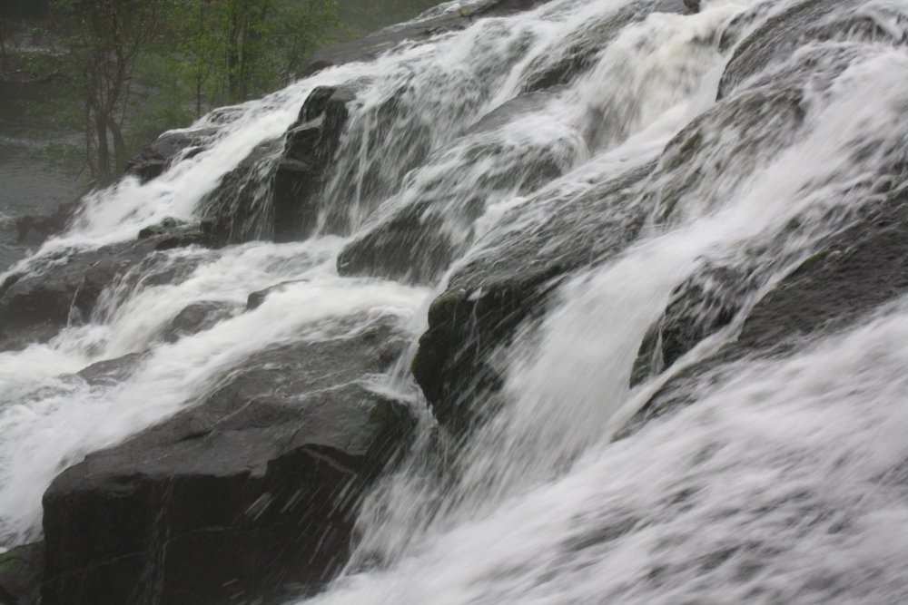 Bond Falls